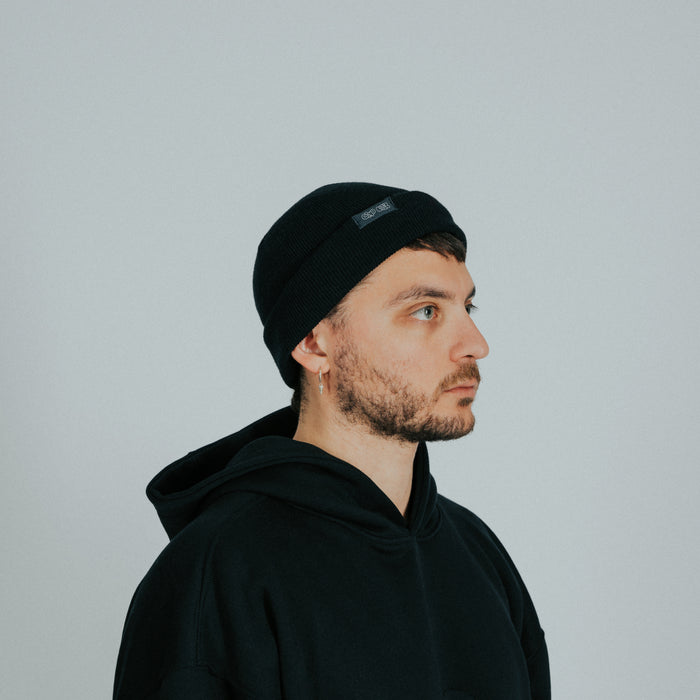 Fisher Beanie 1 – Gino Lopez